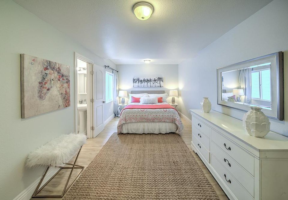 2nd image of 3607 Maple Ave #1