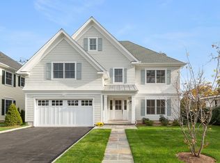 11 Vanderburgh Ave, Larchmont, NY 10538