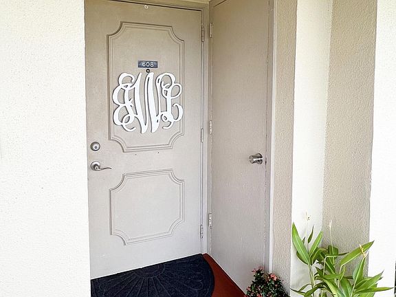 3rd image of 3661 Via Poinciana APT 608