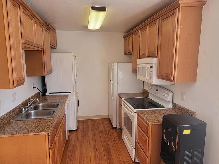 900 Cambridge Dr #108 — Photo 6