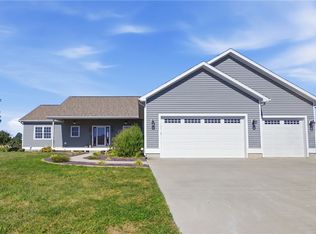 204 E State St, Teutopolis, IL 62467
