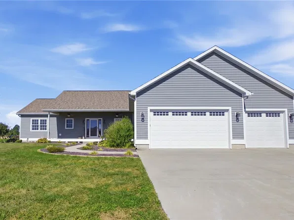 204 E State St, Teutopolis, IL 62467