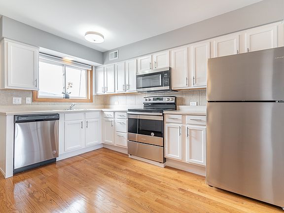2nd image of 9470 Bay Colony Dr APT 3N