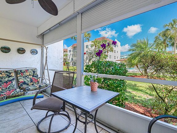 2nd image of 3531 Inverrary Drive #105