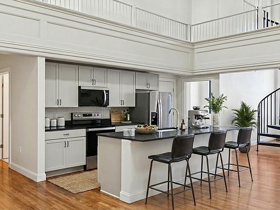 4th image of 129 Main St #302