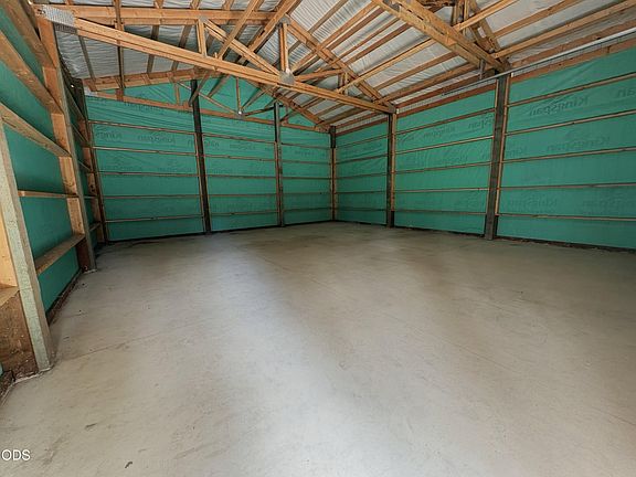 5th image of 15934 Fir Rd