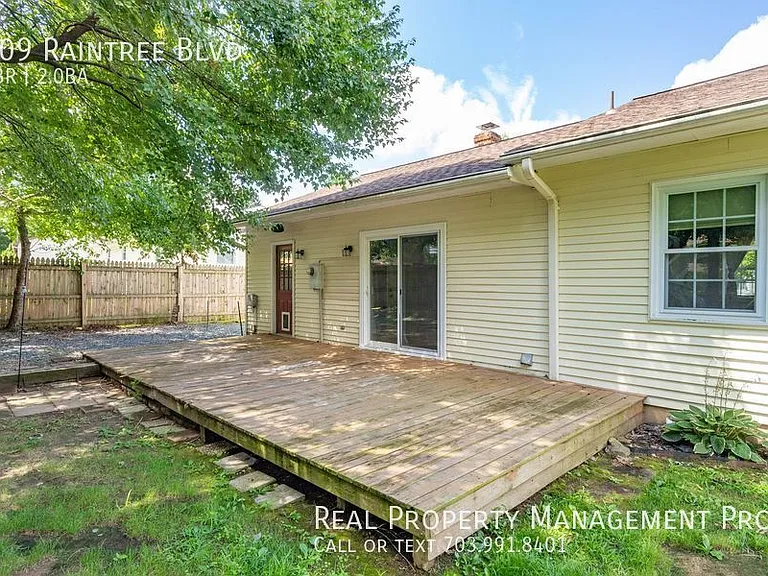 209 Raintree Blvd — Photo 41