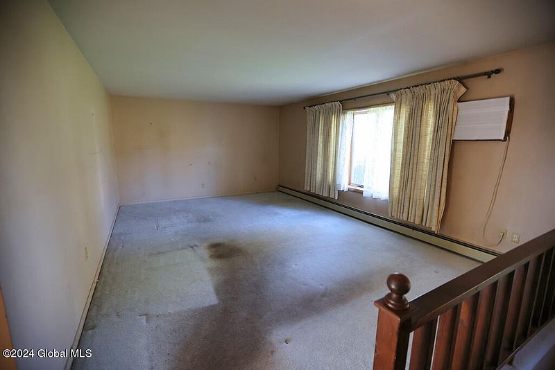 4th image of 13 N Pawling Street