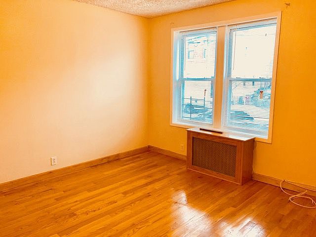 2nd image of 3045 48th St APT 1F