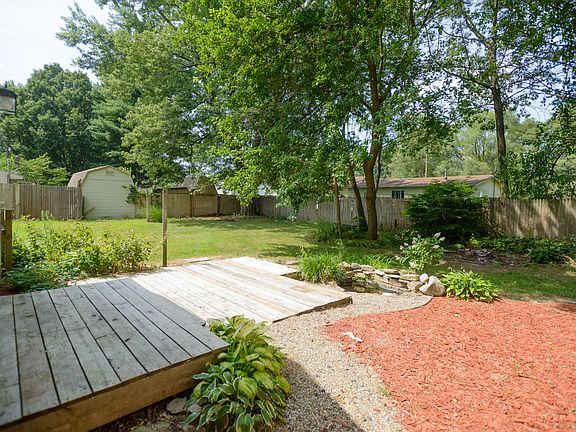 2nd image of 5049 Reo Ave