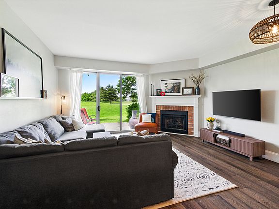 4th image of 1430 Golfview Dr