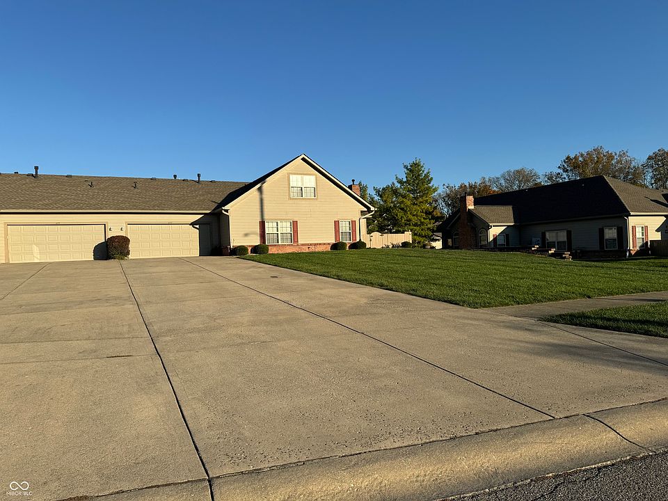 1st image of 873 Ravenwood Dr #A