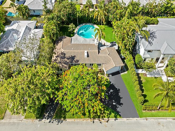 2nd image of 2608 NE 12th Street