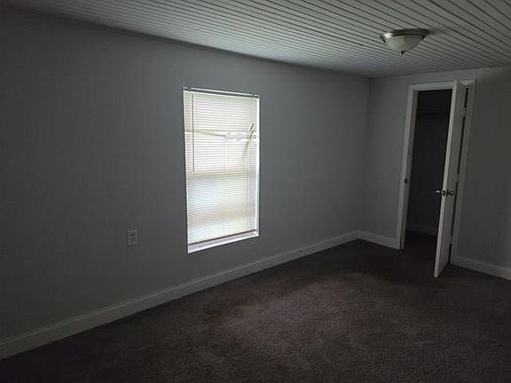 5th image of 2213 Western Ave W