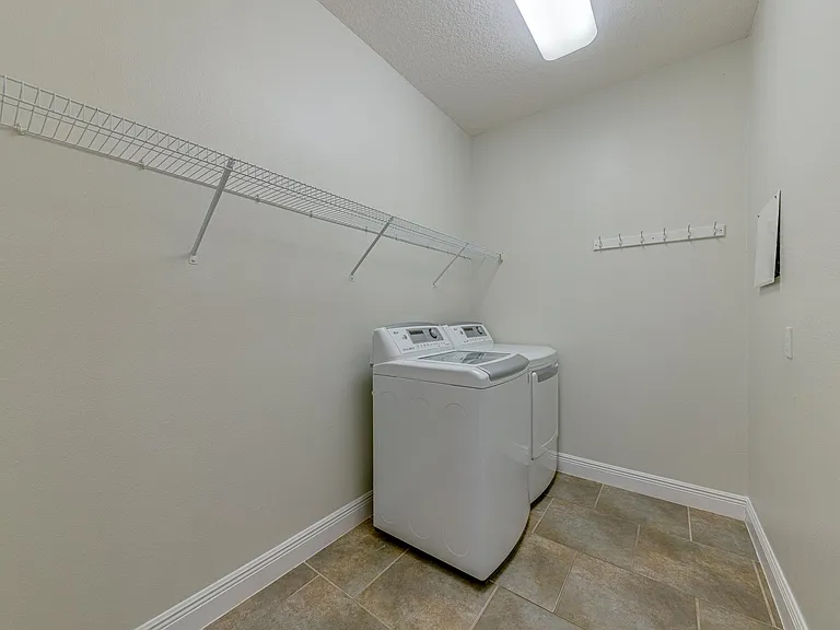 3723 Paradiso Cir — Photo 42