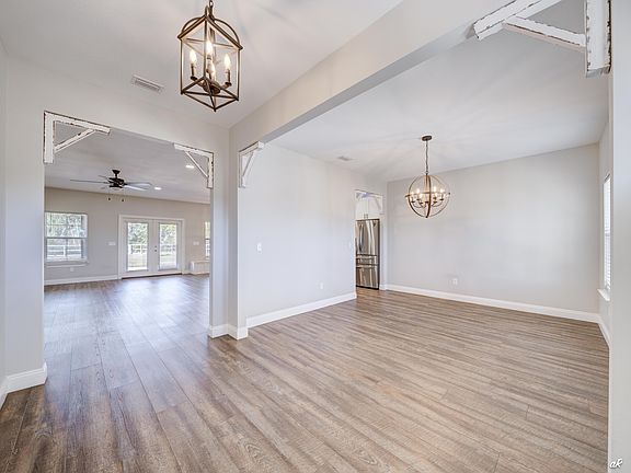 3rd image of 742 Vista Del Sol Ln