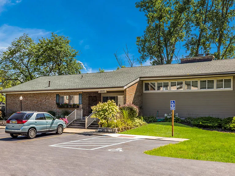 Foote Hills Apartments - Grand Rapids, MI — Photo 35