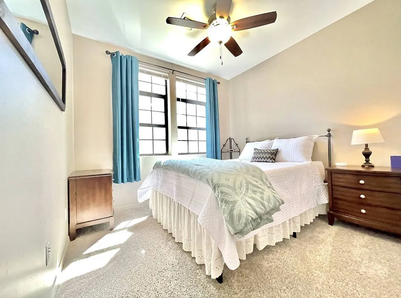 2 bed, 800 sqft, $2,400 — Photo 3