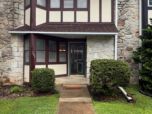 305 Liberty Ln, Wayne, PA 19087