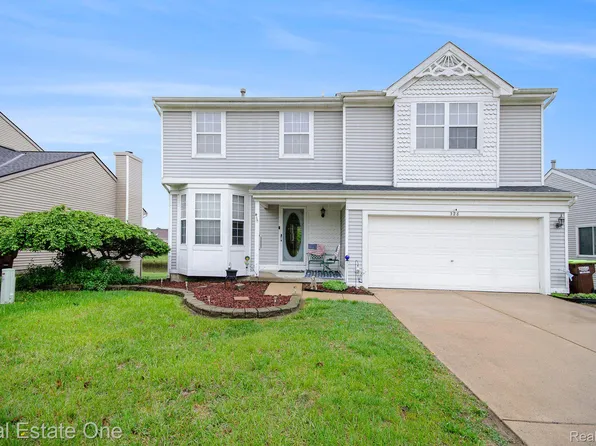 328 Oxford Ct, Belleville, MI 48111
