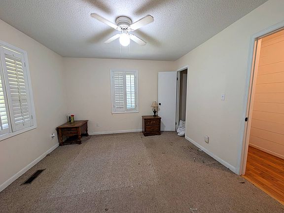 21st image of 142 Roberts Rd