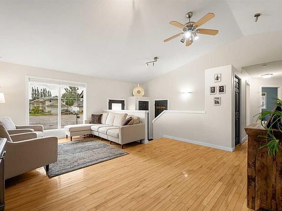 5th image of 2105 SE 52 Avenue Close