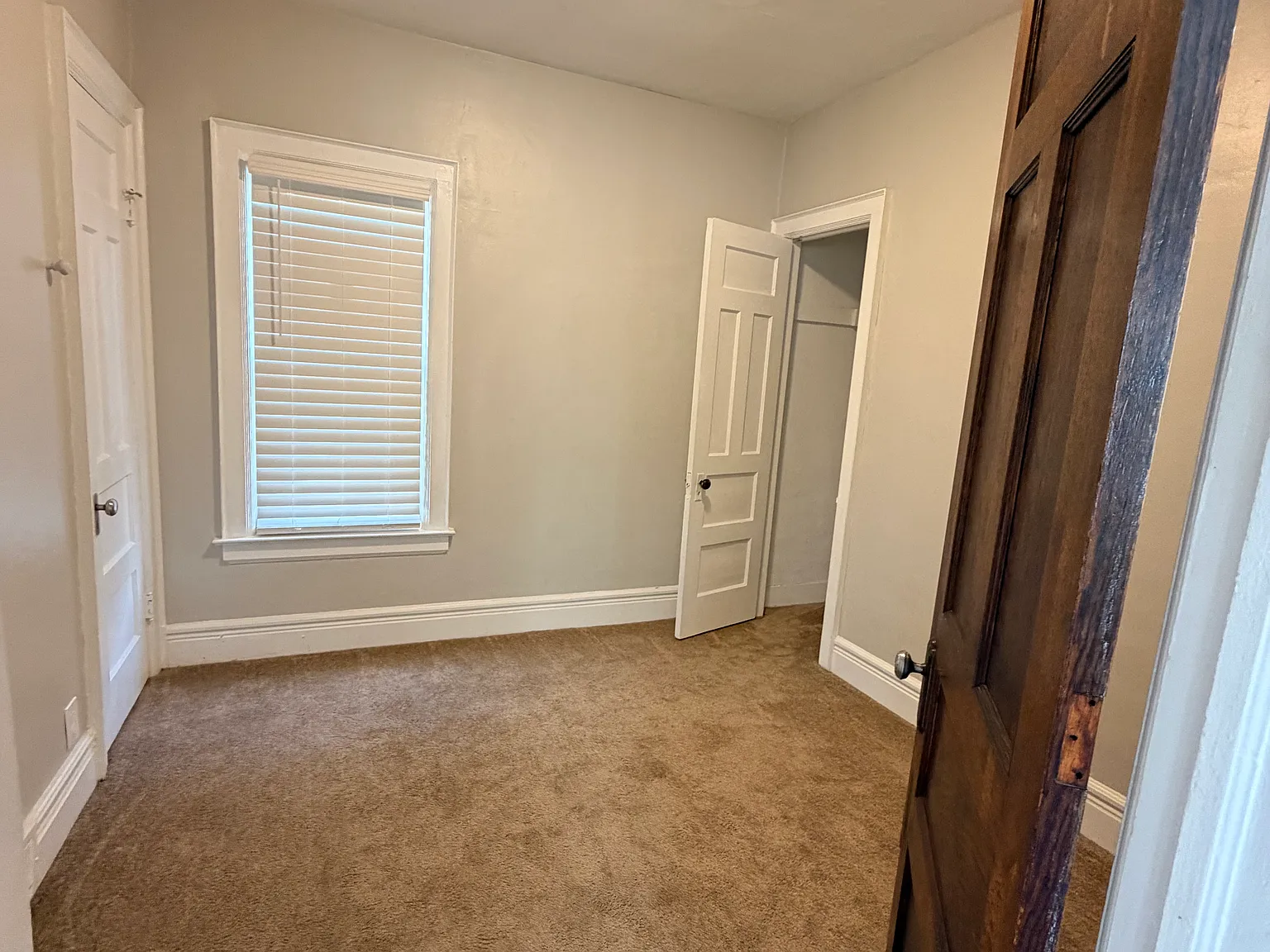 2 bed, 1400 sqft, $1,400 — Photo 3