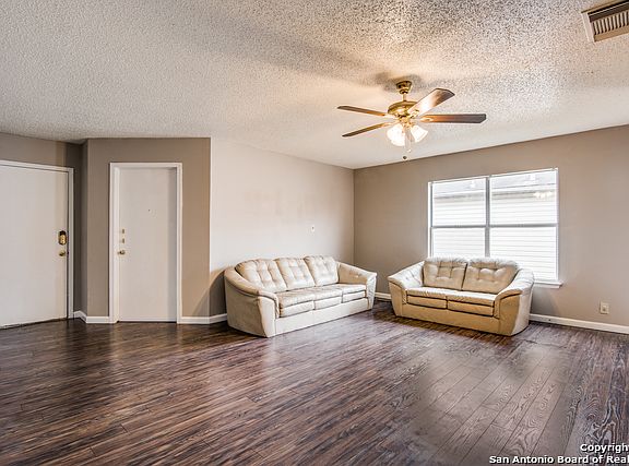5th image of 2974 Moss Plain Dr