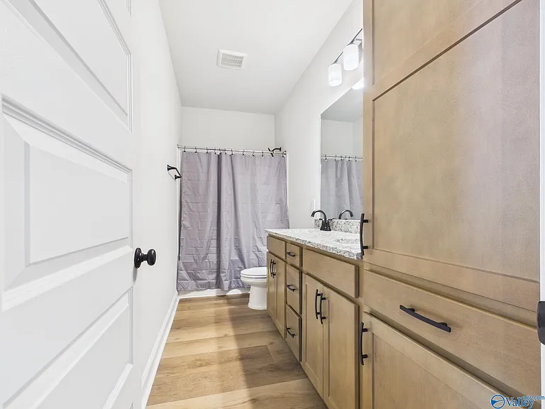 15573 Bees St — Photo 5