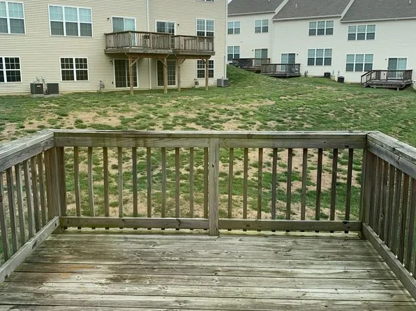 2213 Live Oak Ln, York, PA 17406