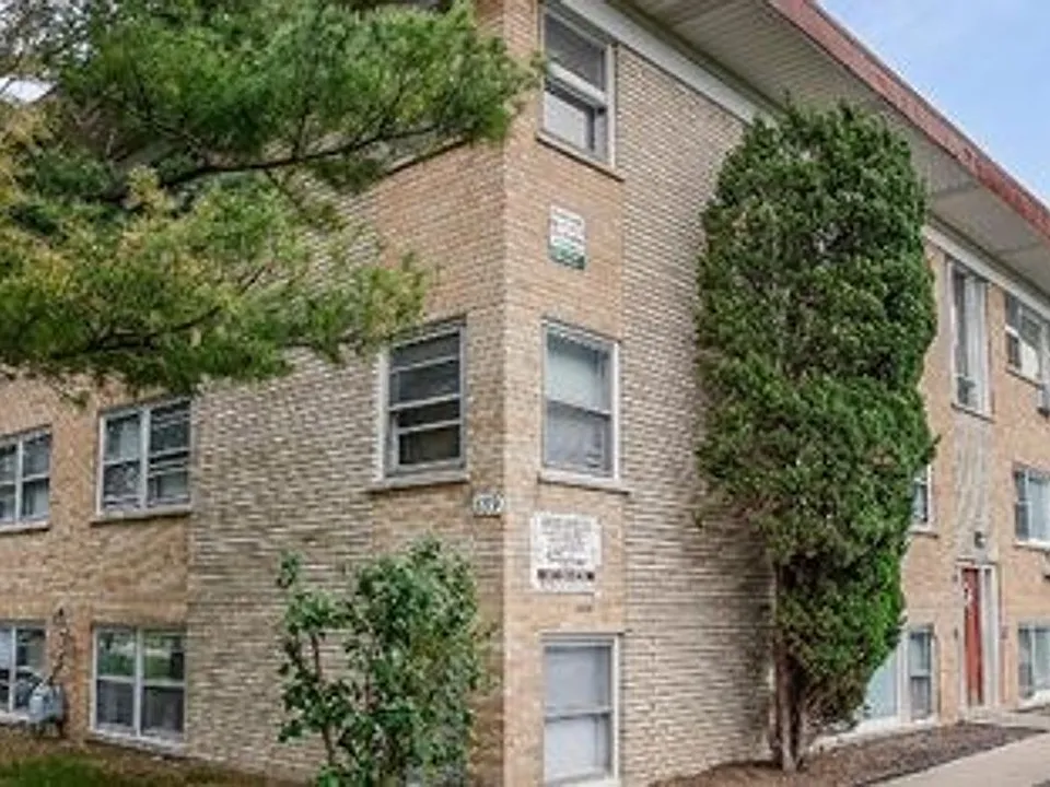331 E Fullerton Ave