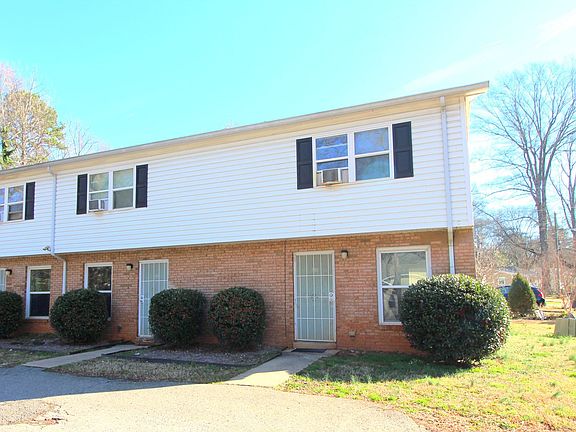 3rd image of 2608 Hemphill St APT A1