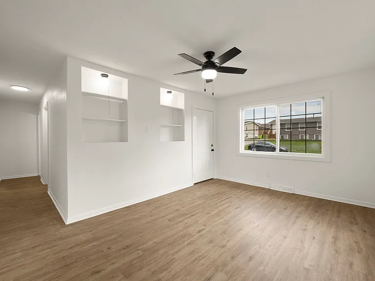 512 Maier Dr — Photo 6