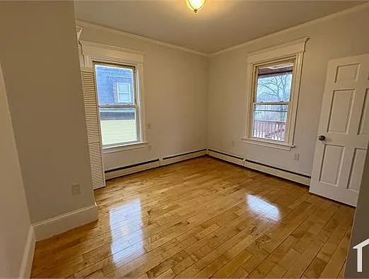 363 Adams St #4 — Photo 4