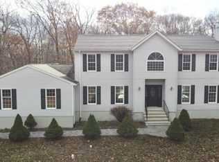 23 Stonehedge Dr, Stockholm, NJ 07460