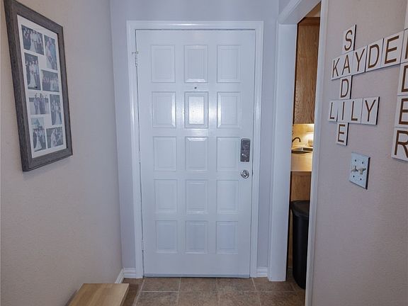 2nd image of 1816 Surrey Dr