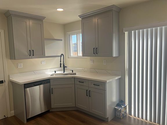 4th image of 25 Pacific Ave