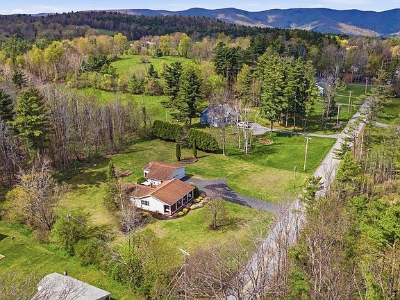 3rd image of 1138 Barber Pond Road