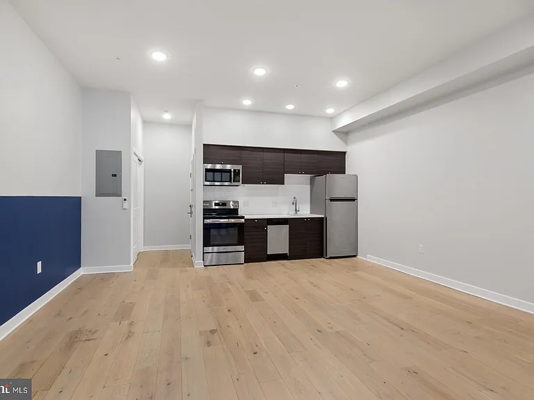 257 N 3rd St #3 — Photo 4