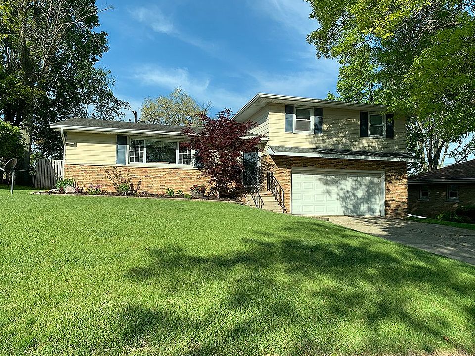 1st image of 2724 W Huntington Dr