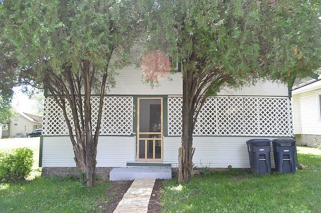 1st image of 501 W Carr Ave