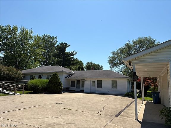 4th image of 2140 Claus Rd