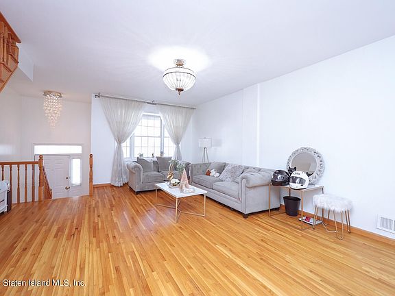 3rd image of 21 Cobblers Ln