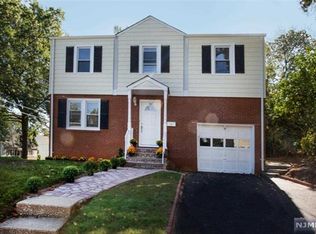 180 Lindbergh Blvd, Teaneck, NJ 07666
