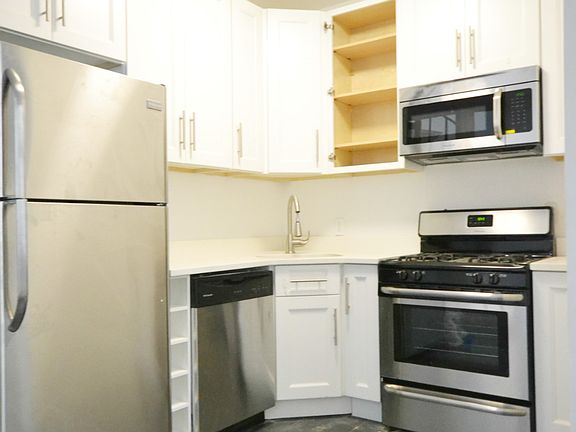 2nd image of 853 Atlantic Ave APT 3
