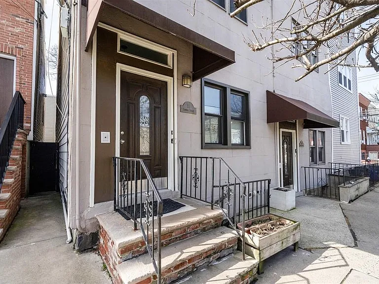 55 Bowers St #3 — Photo 15