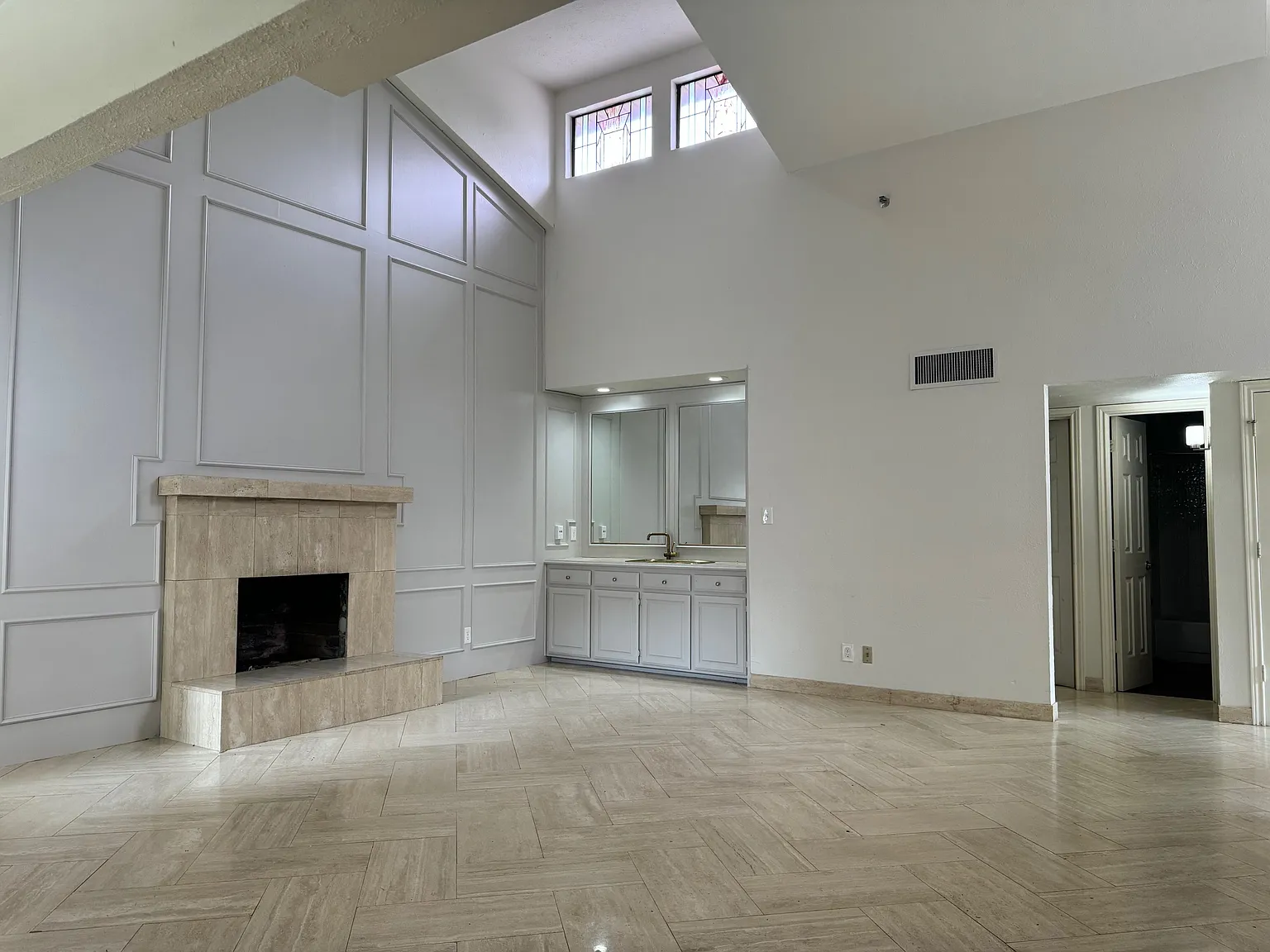 2 bed, 2052 sqft, $3,400 — Photo 3