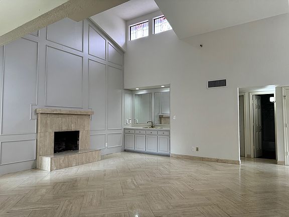 3rd image of 3112 San Jacinto St