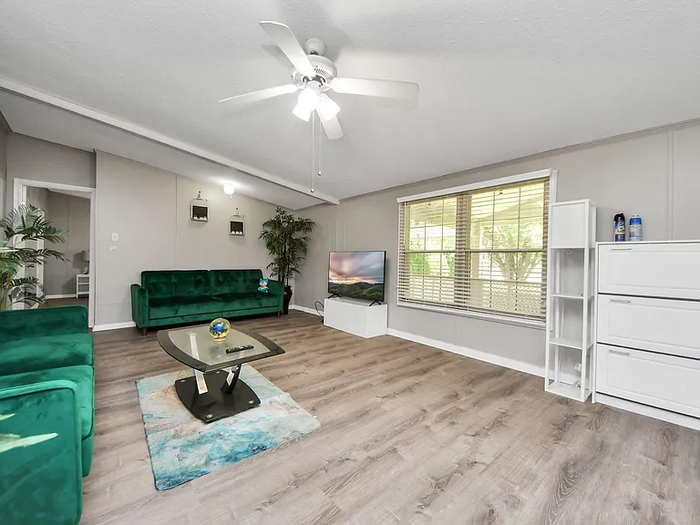 18303 James Rd — Photo 8