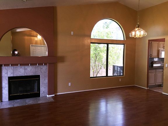 3rd image of 1280 W Wisteria Ct